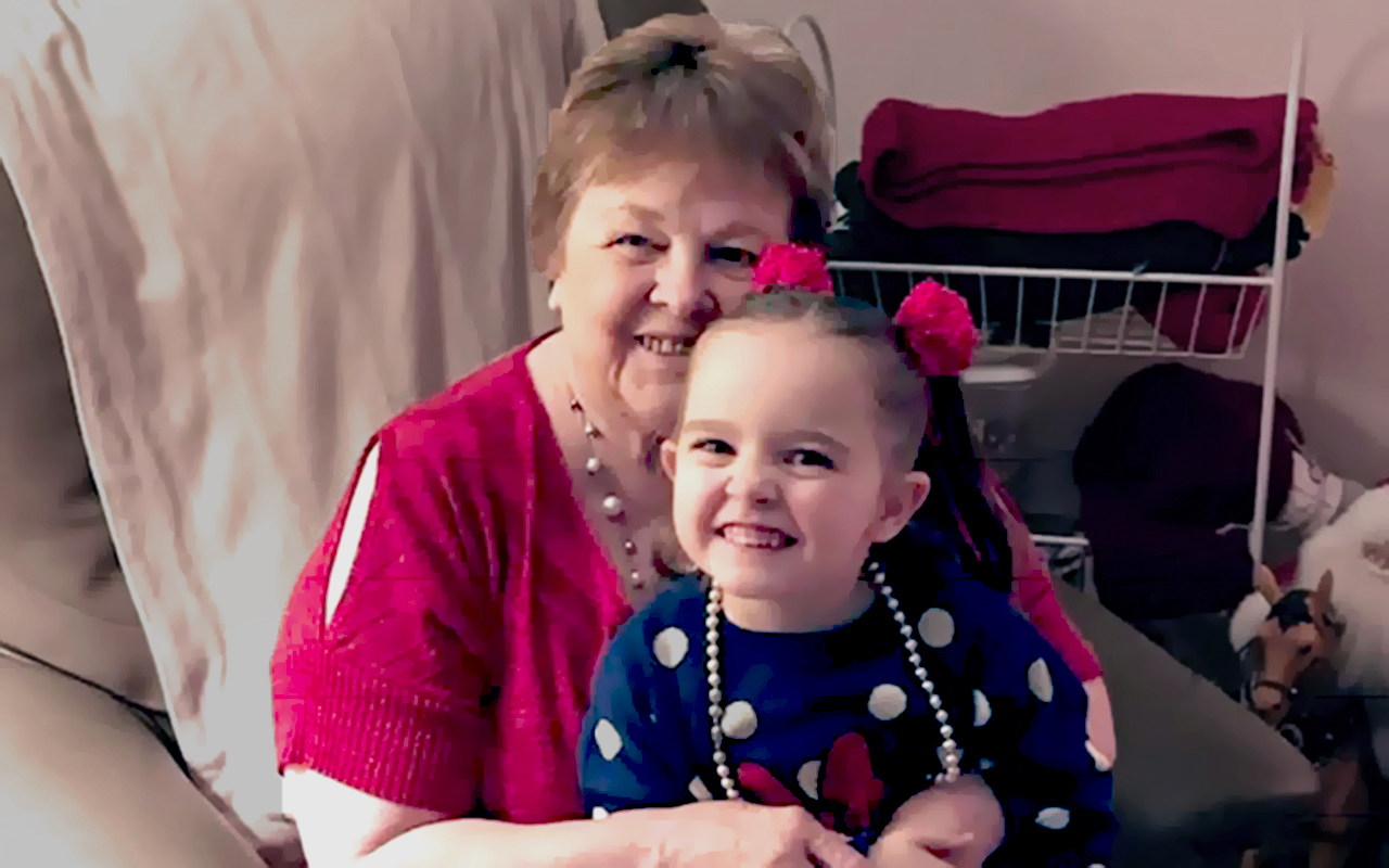 Linda Kivisto, BCBSRI Medicare Advantage member, and granddaughter 