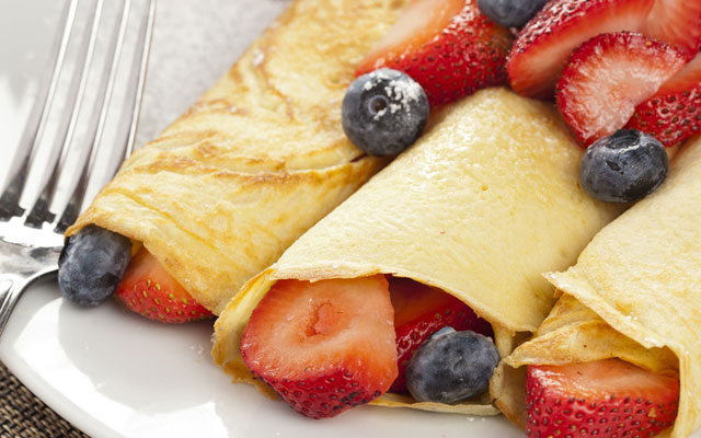 Sweet Crepes with Summer Fruits