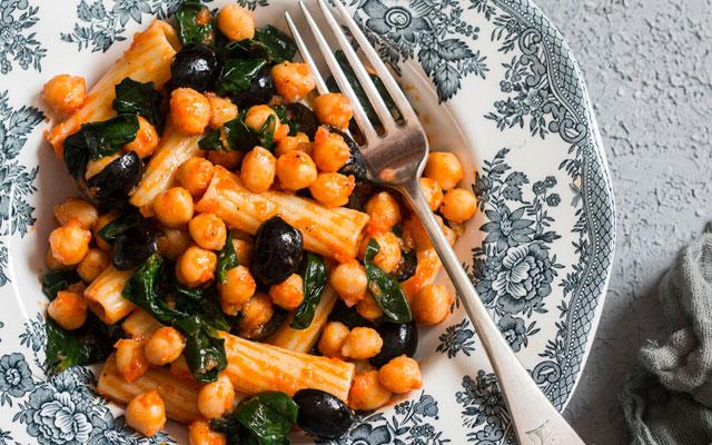 Pasta with Chickpeas and Olives